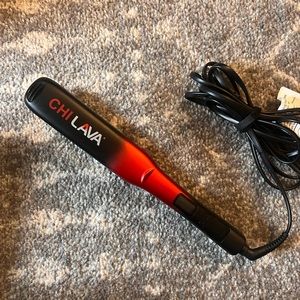 EUC CHI LAVA 1.5” straightener!!